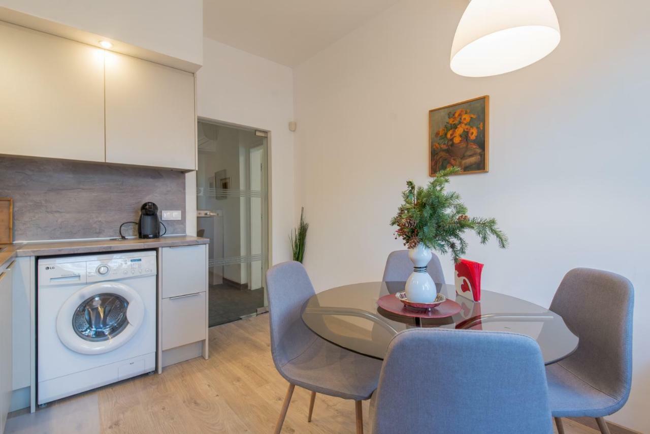Chic And Spacious Apartment In Central Sofia - Patriarh Evtimiy By Flat Mаnager Luaran gambar