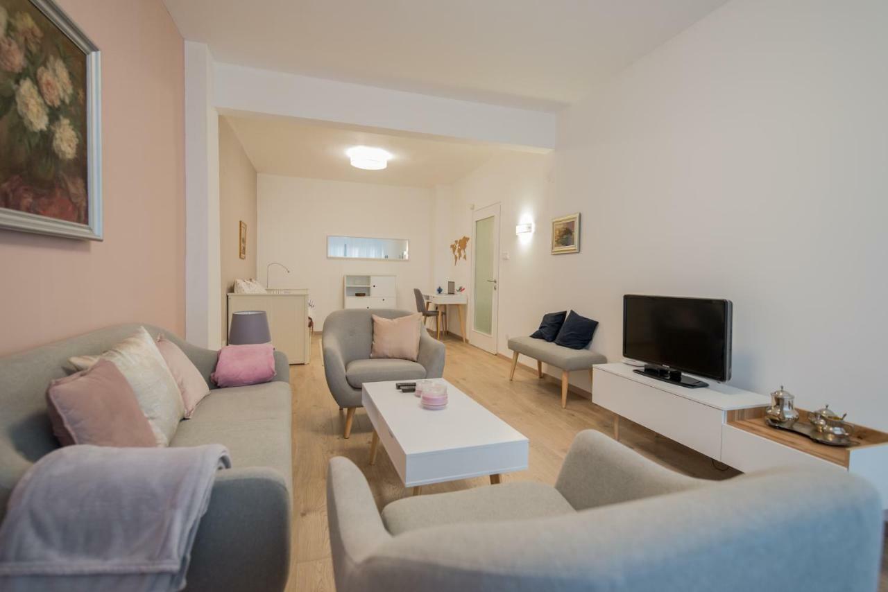 Chic And Spacious Apartment In Central Sofia - Patriarh Evtimiy By Flat Mаnager Luaran gambar